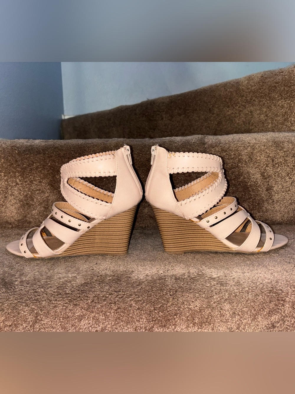Report Raspberry Blush Pink Gold Hardware Strappy Wedge Heels W8 - Picture 3 of 8